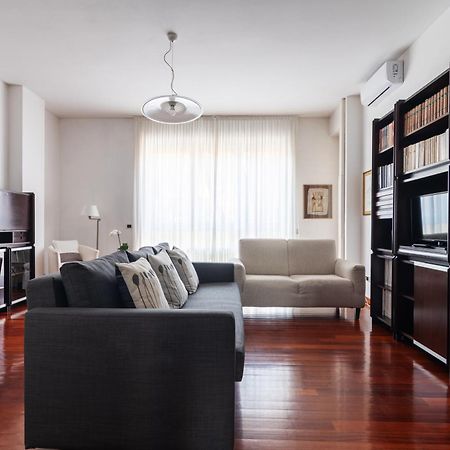 Il Bilocale Con Terrazzo Dei Marchesi Apartment Милано Екстериор снимка
