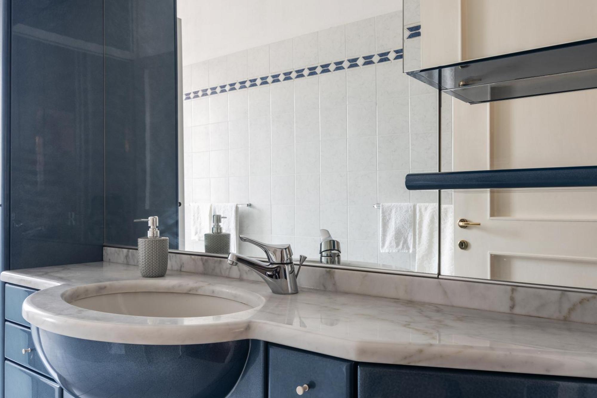 Il Bilocale Con Terrazzo Dei Marchesi Apartment Милано Екстериор снимка